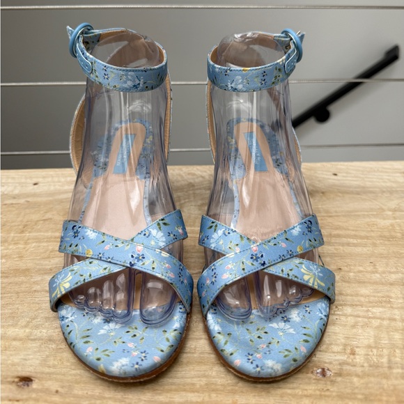 Margaux The City Sandal OTM Blue Floral Satin Over The Moon Elegant Handmade 36 - Picture 3 of 12